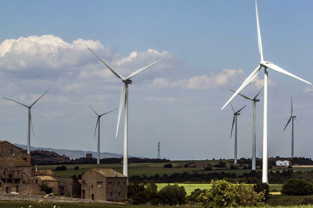 El alza de la energía eólica rebaja la factura de la luz - Moneleg