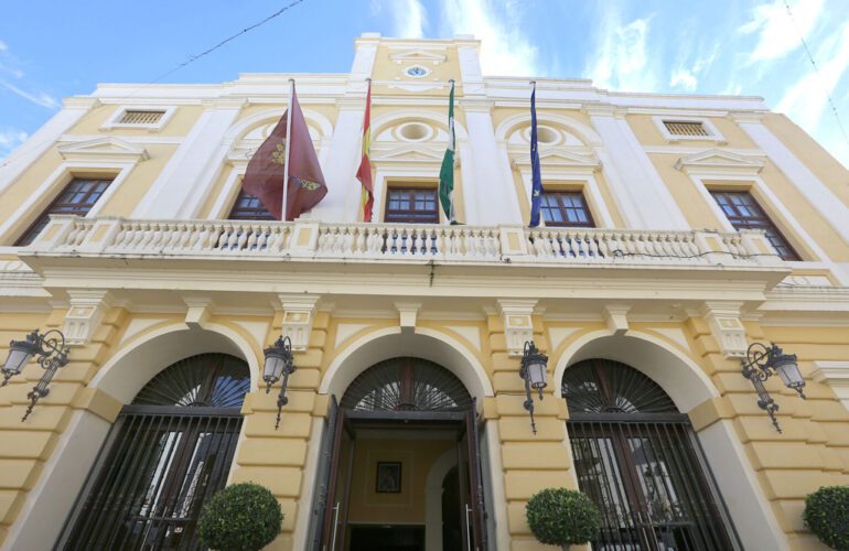 Quince edificios municipales del Ayuntamiento de Chiclana reducirán su gasto gracias a un programa desarrollado por Moneleg