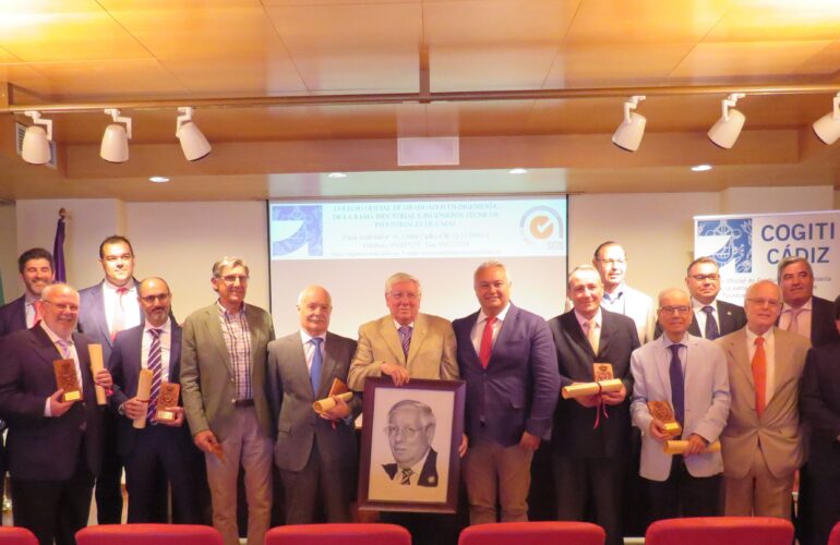 El colegio de Graduados en Ingeniería Técnica reconoce a nuestro gerente Francisco Guerrero Gallego por sus años al frente de Moneleg - Moneleg