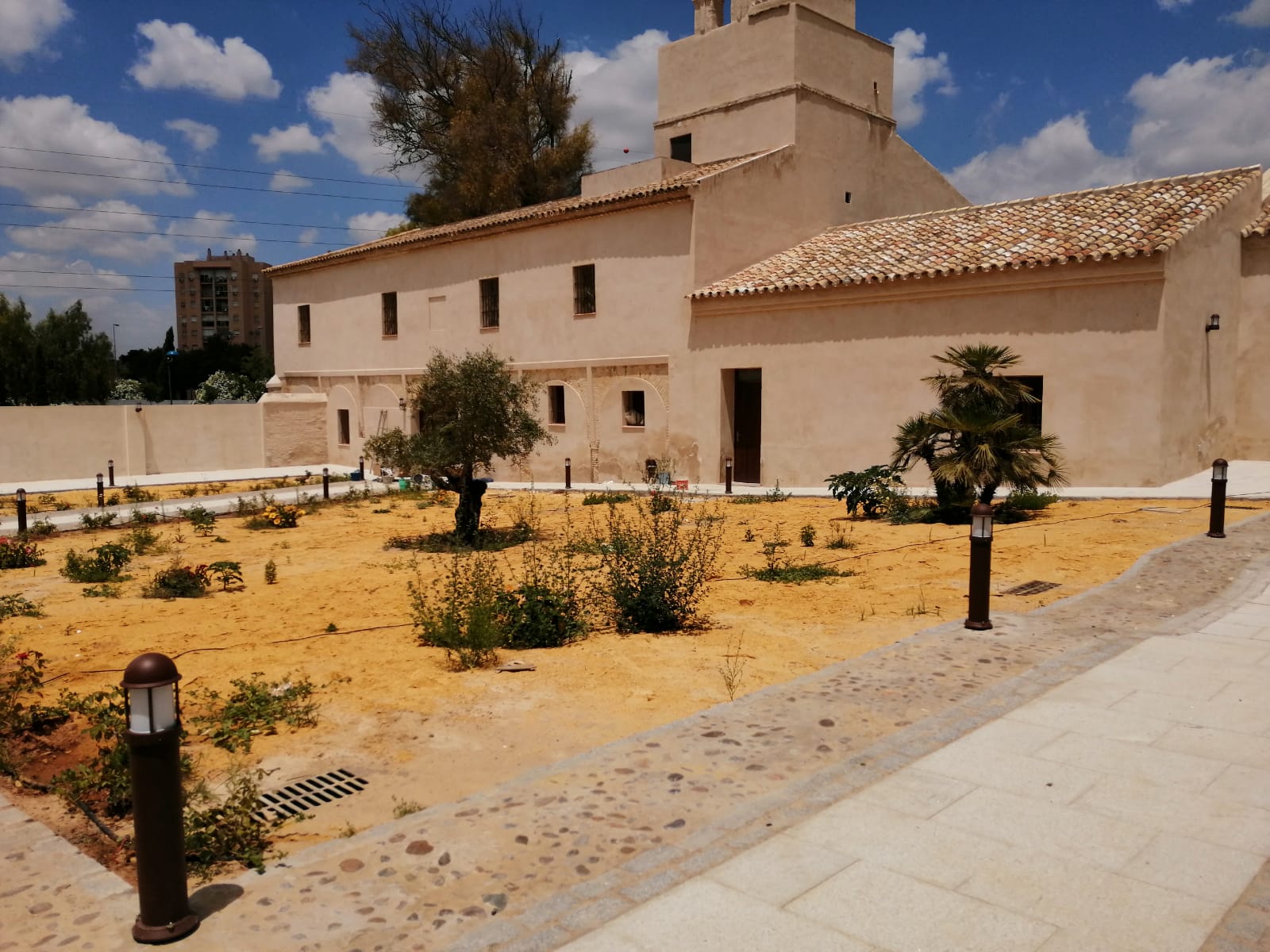 Moneleg participa en la recuperación de la Hacienda Miraflores